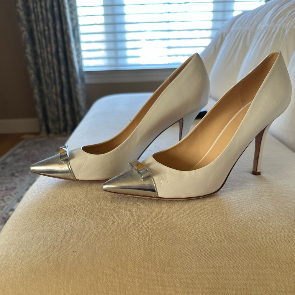 Kate Spade white and silver pumps